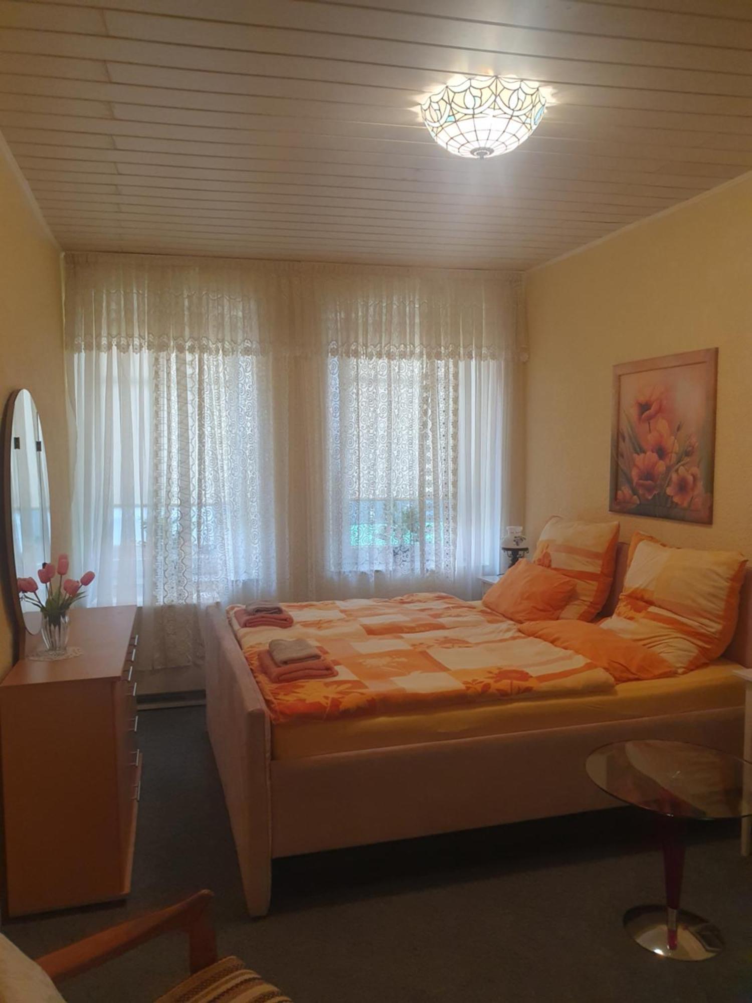 Guest House Grünstadt Стая снимка